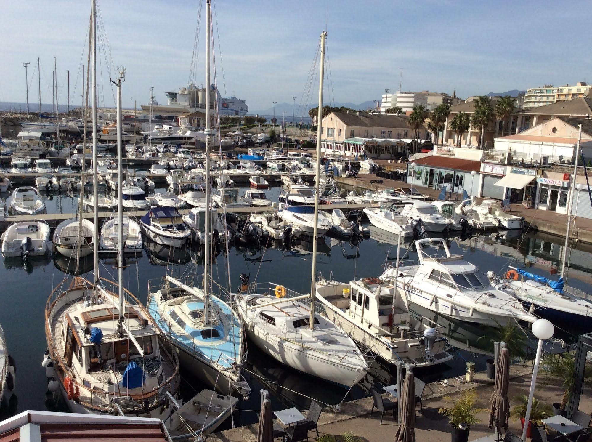 Hotel Port Toga Bastia  Exteriör bild