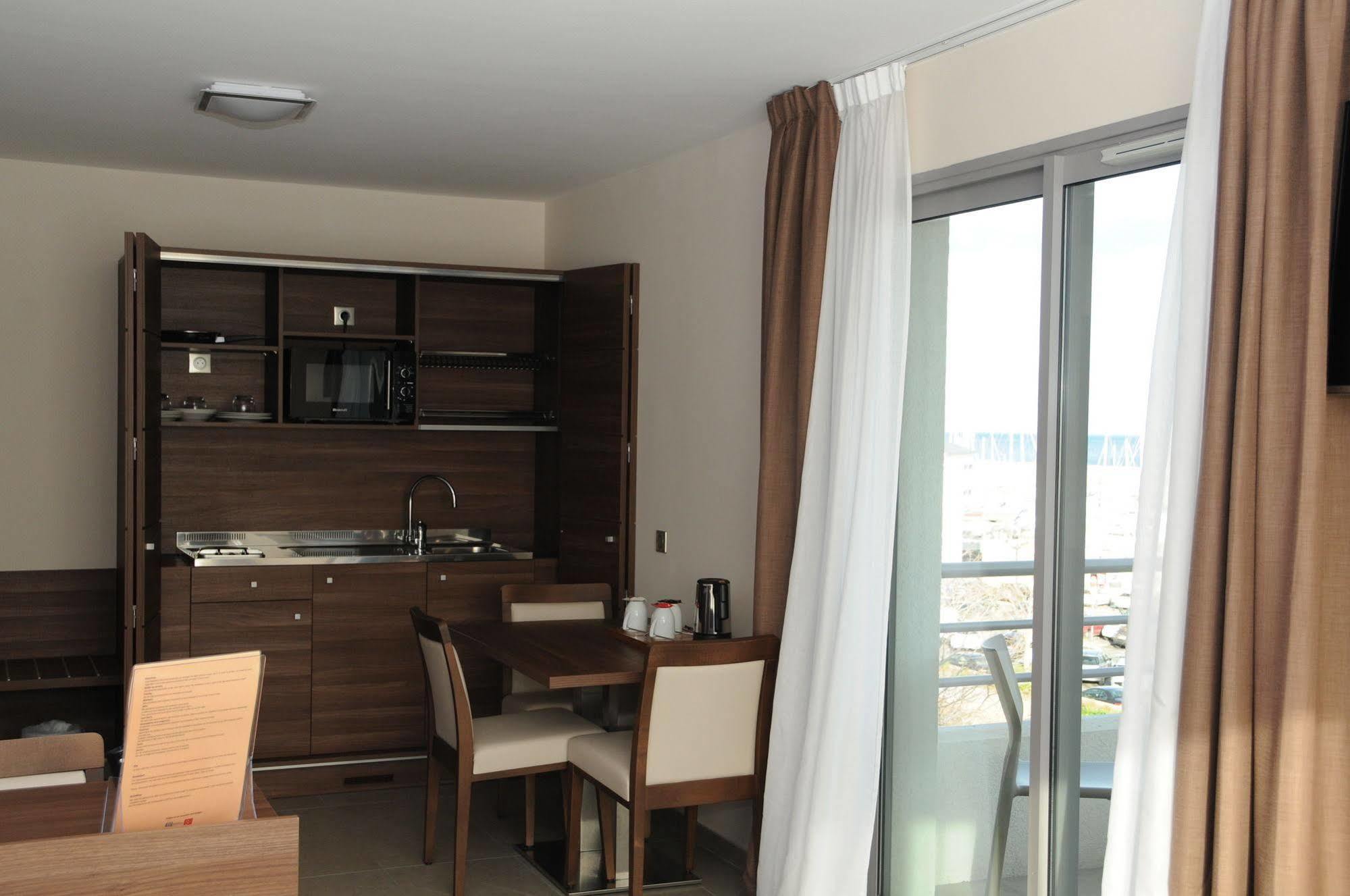 Hotel Port Toga Bastia  Exteriör bild