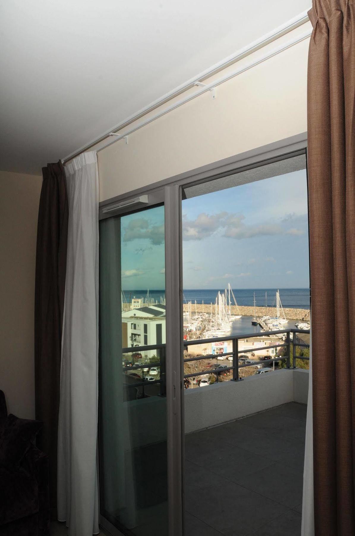 Hotel Port Toga Bastia  Exteriör bild