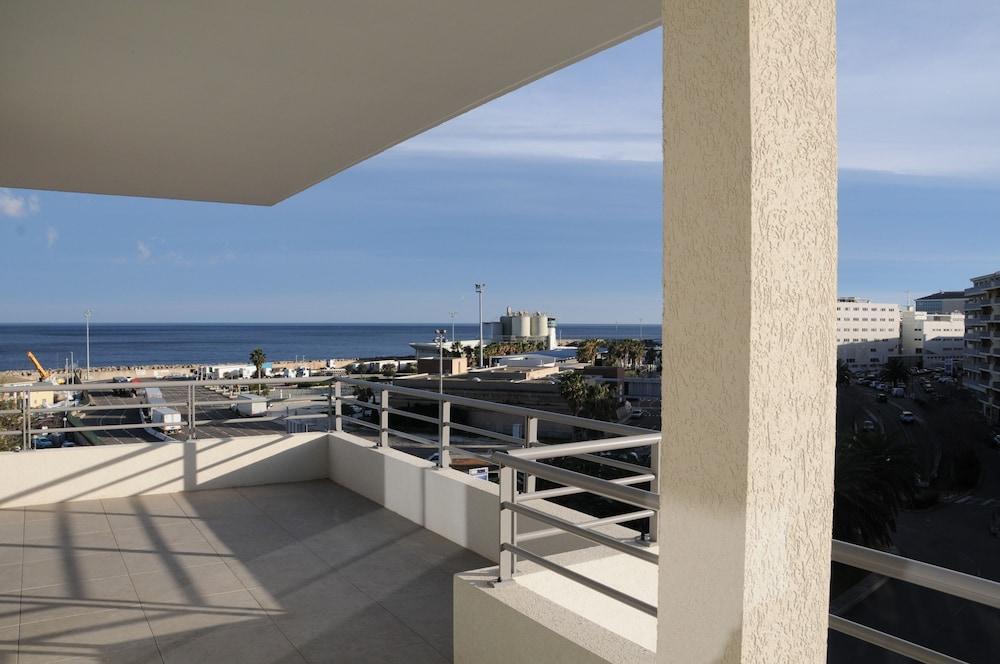 Hotel Port Toga Bastia  Exteriör bild